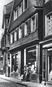 Kirchstraße 8
