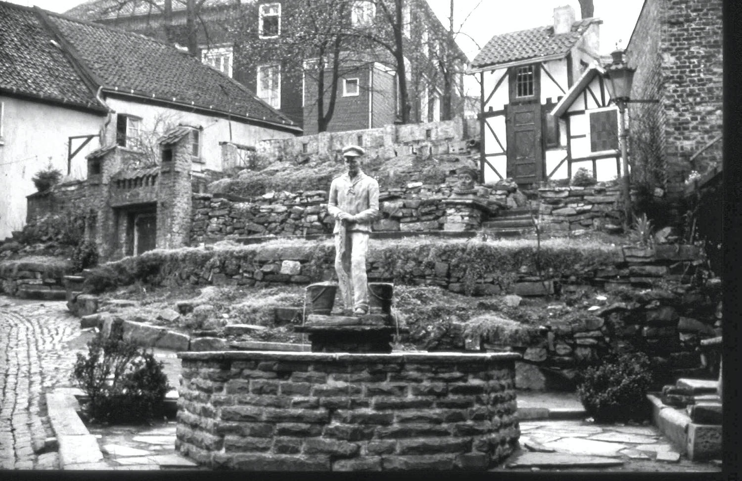 Wasserträgerbrunnen von Farbbild