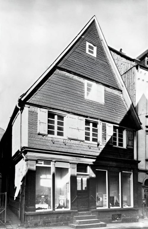 Kirchstraße 4