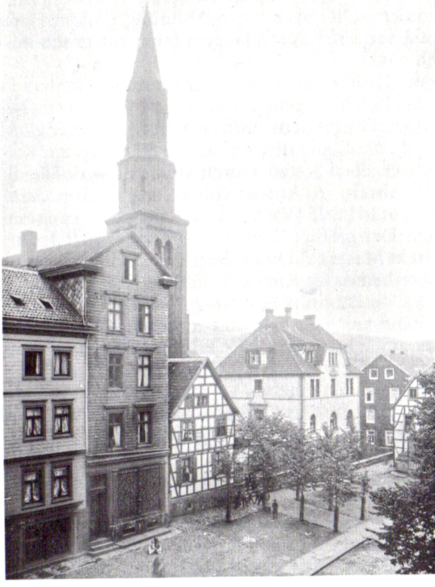 1945 vor Kirchplatz - Pauluskirche